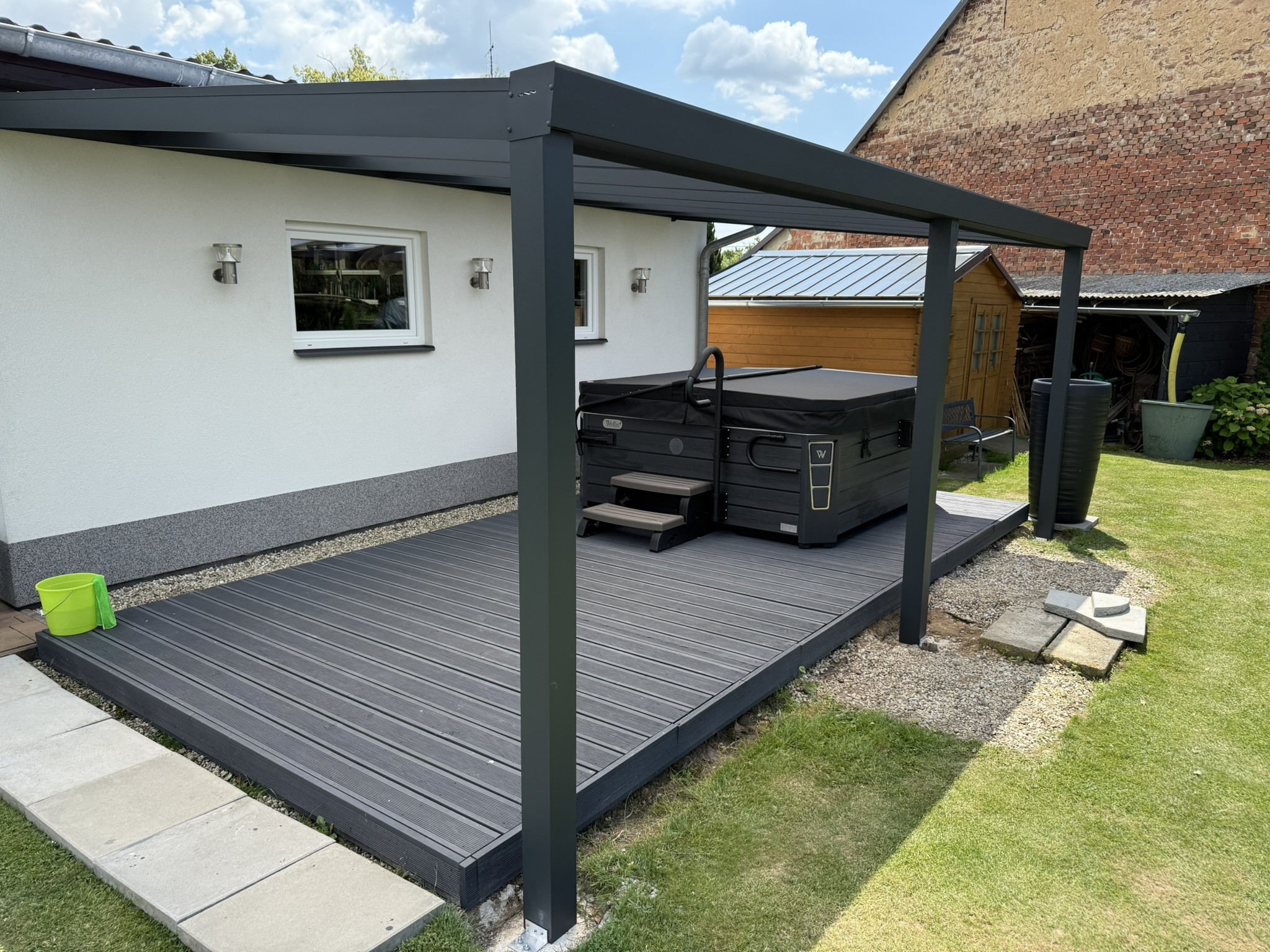 Hliníková pergola jako prostor pro jógu a meditaci