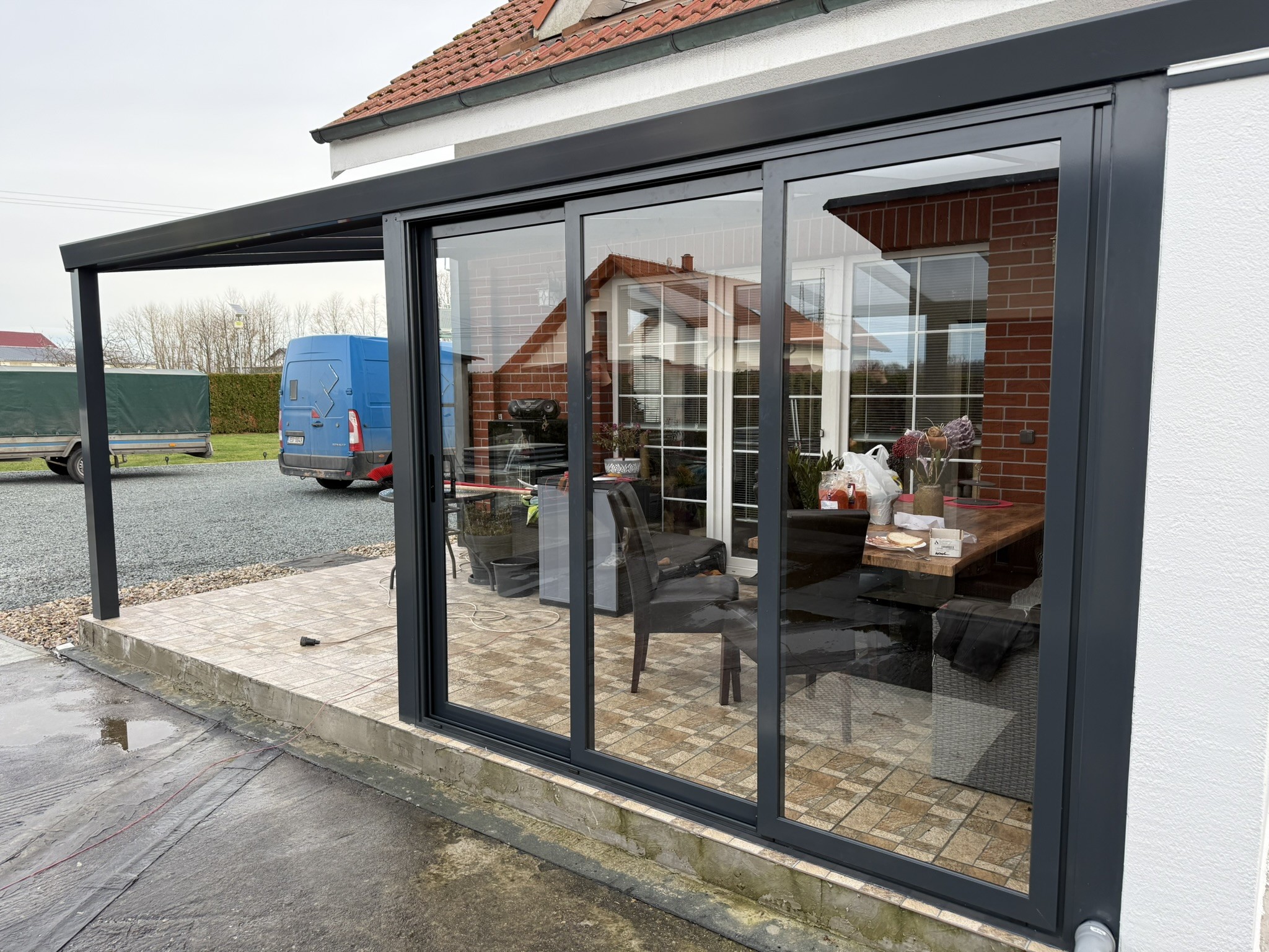 Chytré technologie pro hliníkové pergoly: Automatizace a moderní ovládání